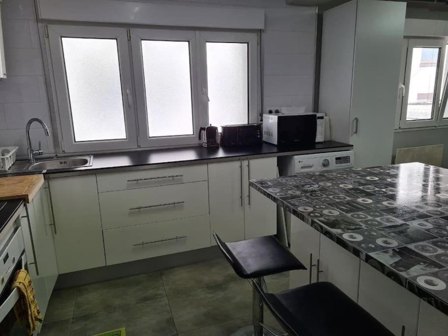 A Un Paso De La Playa, Amplio Apartamento Gijón Eksteriør bilde
